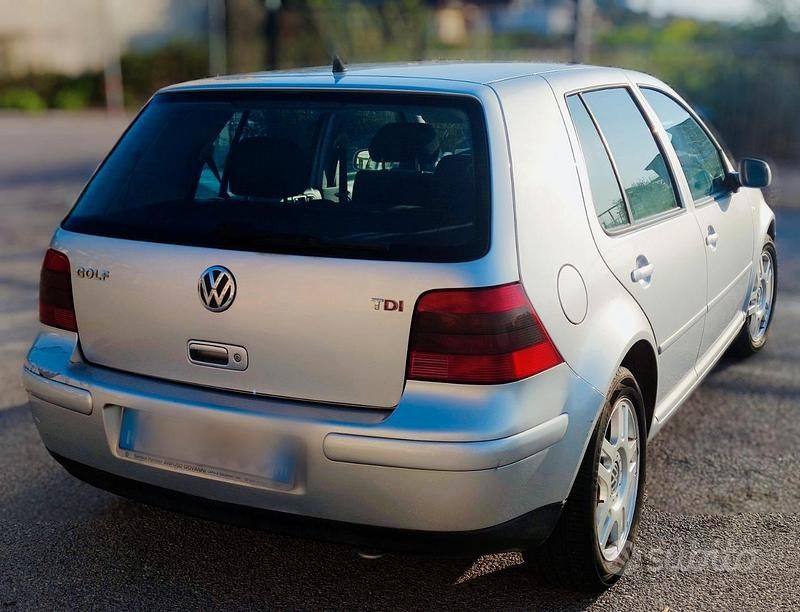 Usata VW Golf IV 130 CV (95 kW) 2002 Grigio Berlina