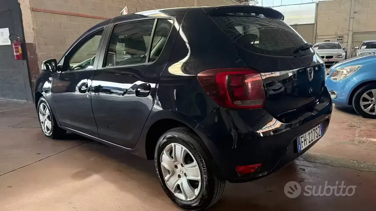 Usata Dacia Sandero Ambiance 90 CV (66 kW) 2017 Rosso Berlina