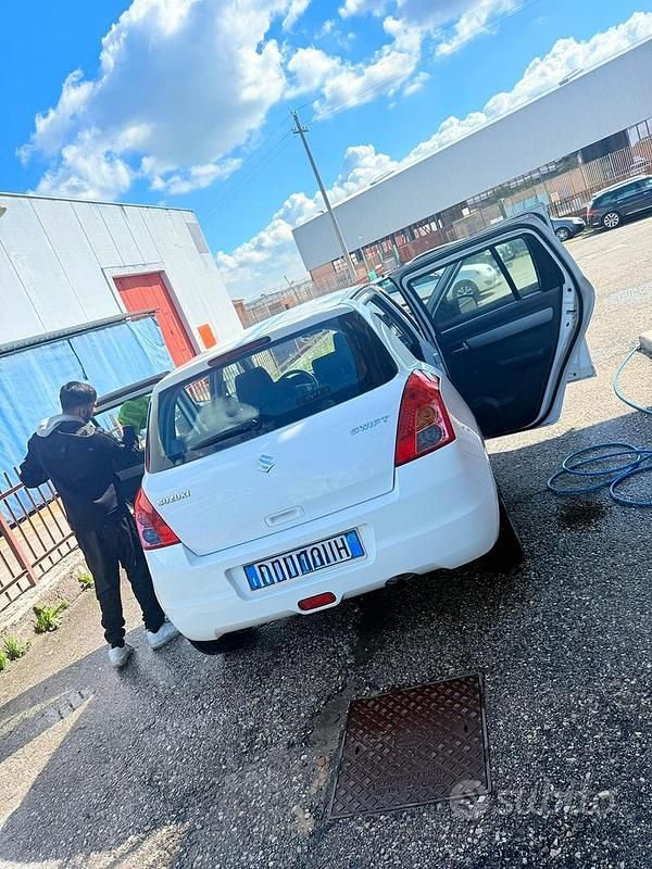 Usata Suzuki Swift Club 92 CV (67 kW) 2009 Bianco Berlina