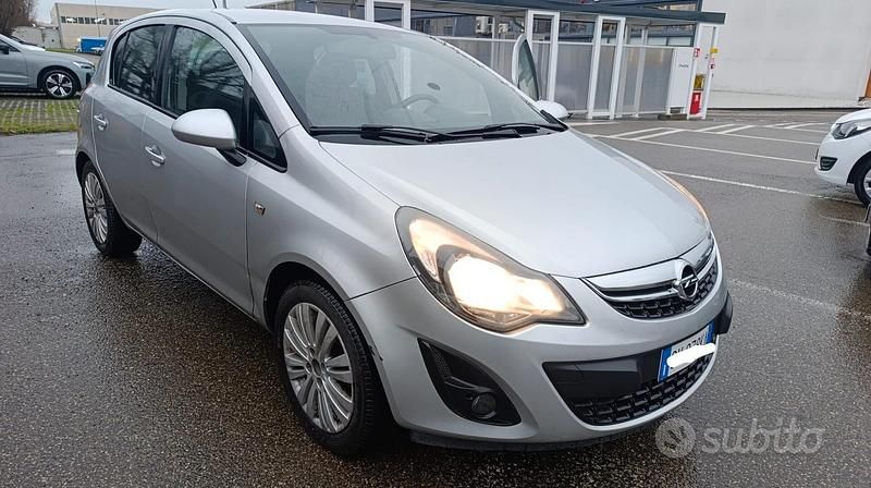 Usata Opel Corsa 74 CV (54 kW) 2014 Grigio Utilitaria