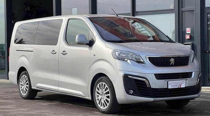Begagnad Peugeot Traveller 179 HK (131 kW) 2017 Silver Minibuss