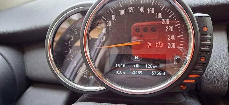 Begagnad Mini ONE 75 HK (55 kW) 2016 Grå Halvkombi