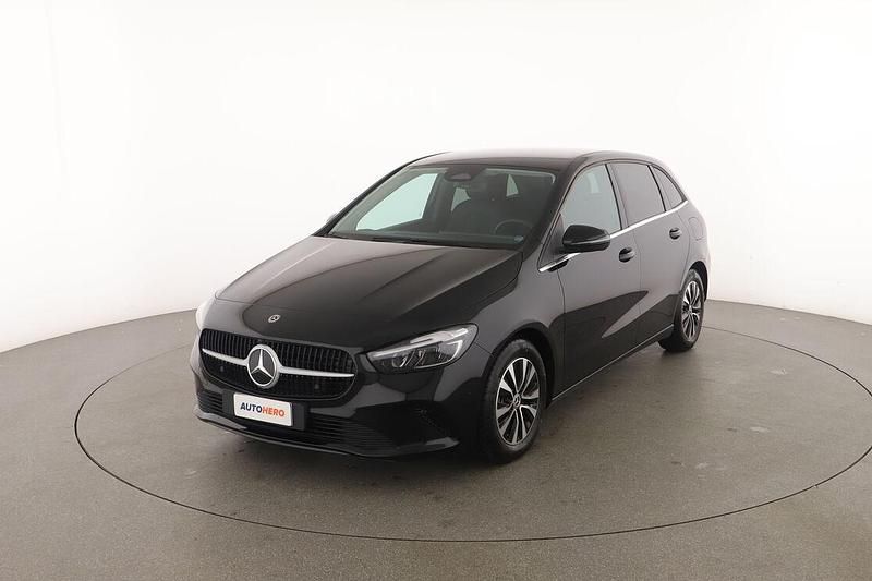 Usata Mercedes B180 150 CV (110 kW) 2023 Nero Monovolume