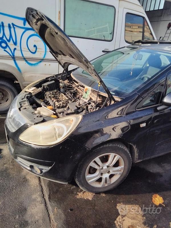 Usata Opel Corsa 75 CV (55 kW) 2007 Nero Utilitaria