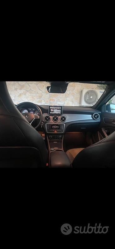Usata Mercedes GLA200 Premium 136 CV (100 kW) 2014 Nero SUV