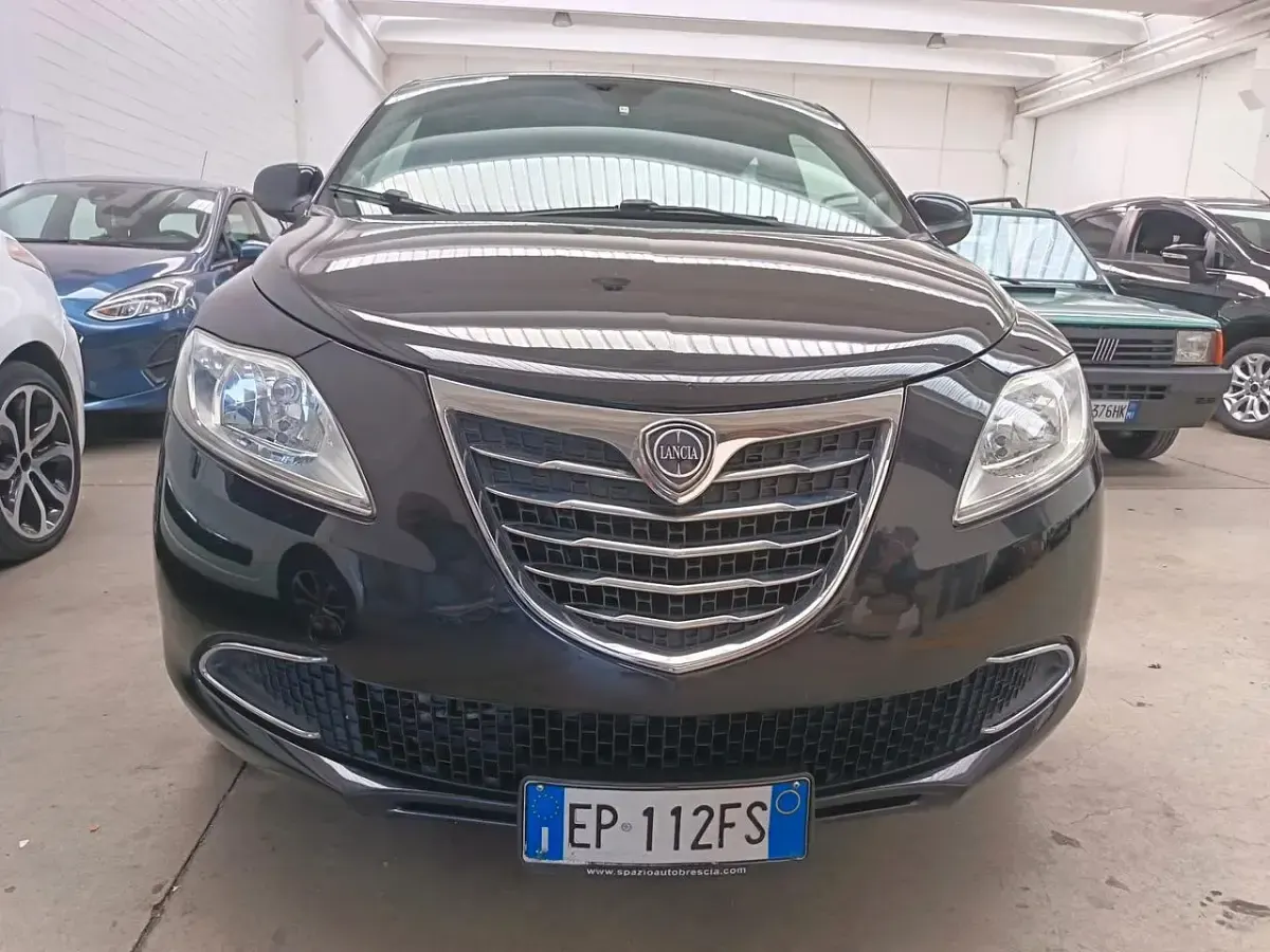 Usata Lancia Ypsilon Silver 95 CV (69 kW) 2012 Nero Utilitaria
