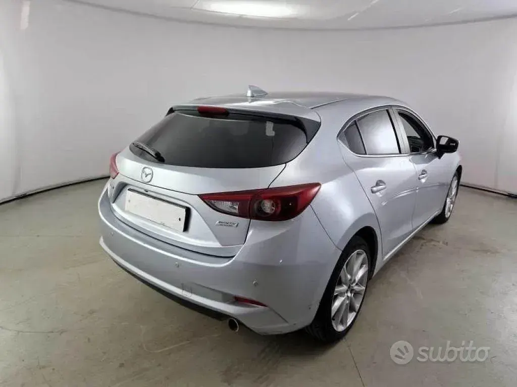 Usata Mazda 3 Exceed 105 CV (77 kW) 2017 Grigio Berlina