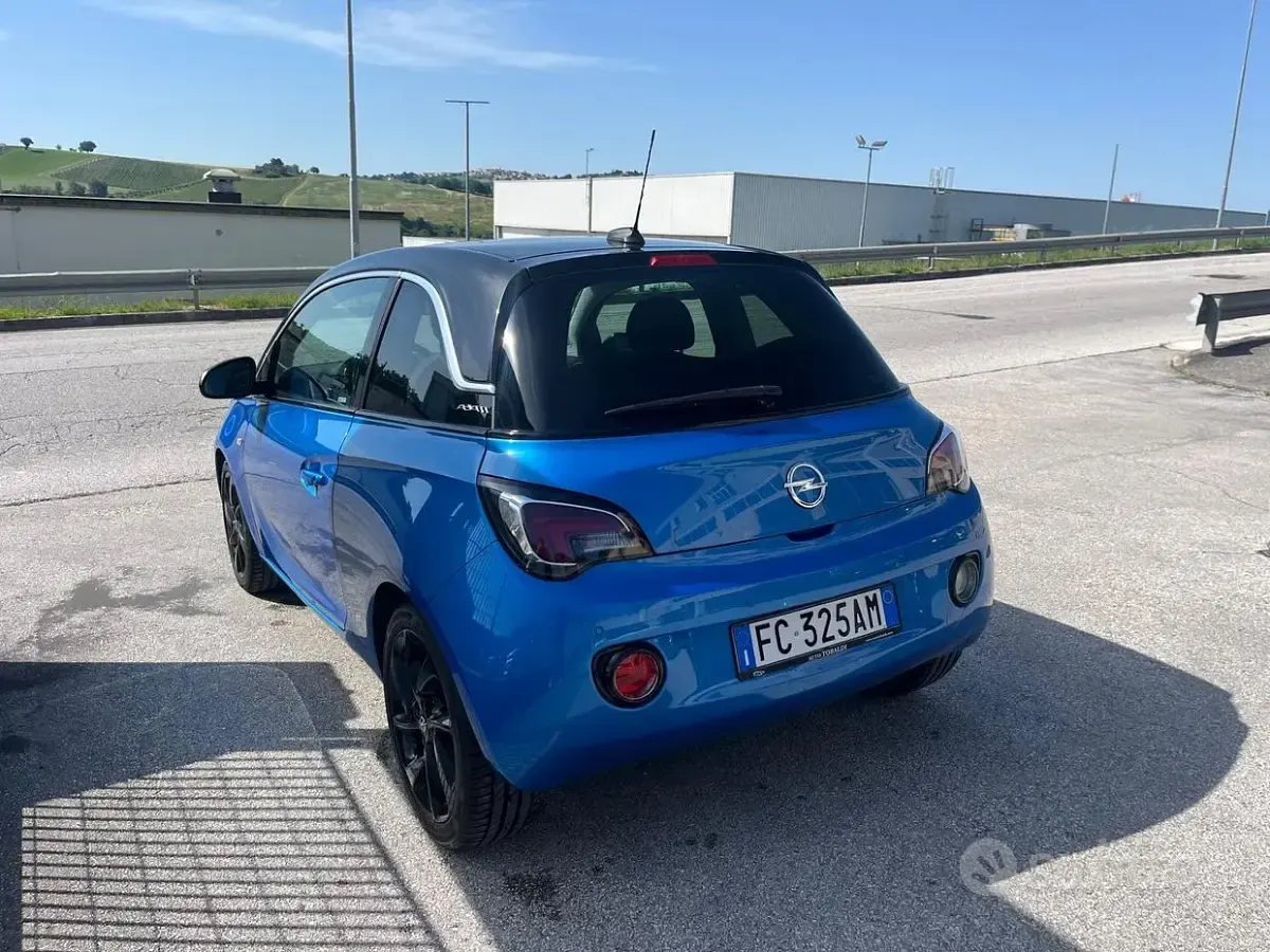 Usata Opel Adam 87 CV (63 kW) 2016 Blu Utilitaria