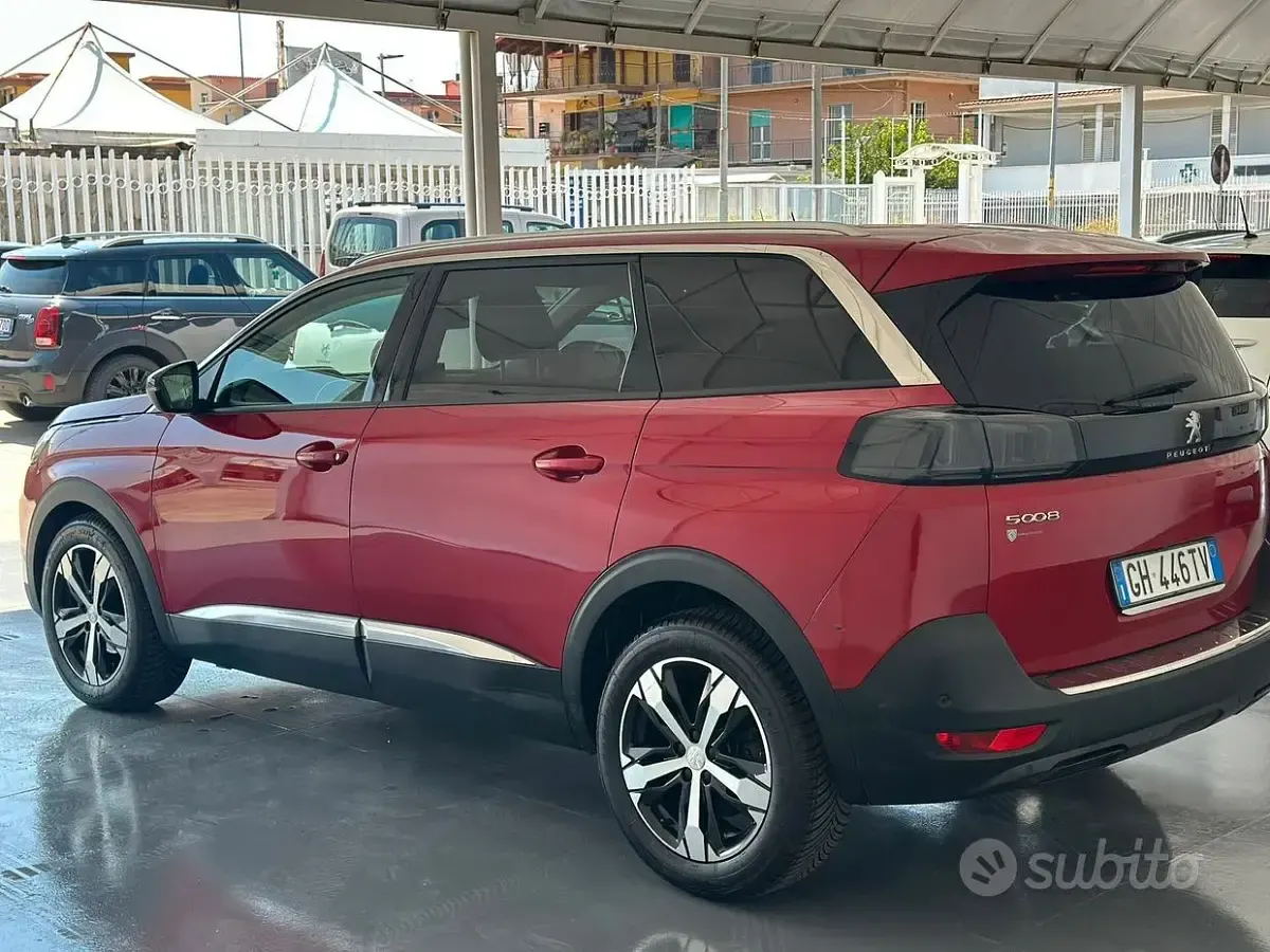 Usata Peugeot 5008 Allure 131 CV (96 kW) 2022 Rosso SUV