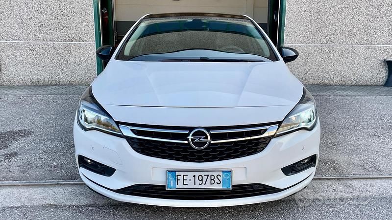 Usata Opel Astra Innovation 160 CV (117 kW) 2016 Bianco Berlina