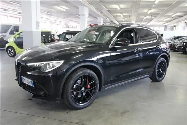 Usata Alfa Romeo Stelvio Executive 210 CV (154 kW) 2017 Nero SUV