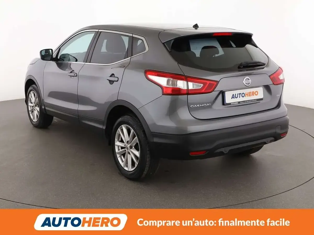 Usata Nissan Qashqai Acenta 131 CV (96 kW) 2017 Argento SUV
