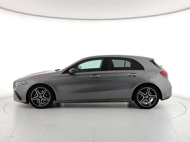 Usata Mercedes A180 Advanced Plus 116 CV (85 kW) 2024 Grigio montagna Berlina