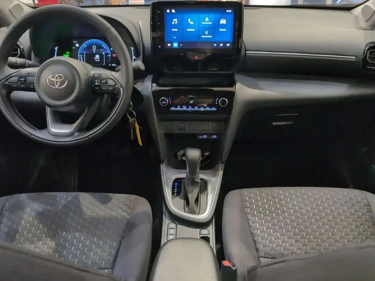 Nuova Toyota Yaris Cross Active 116 CV (85 kW) 2025 Bianco SUV