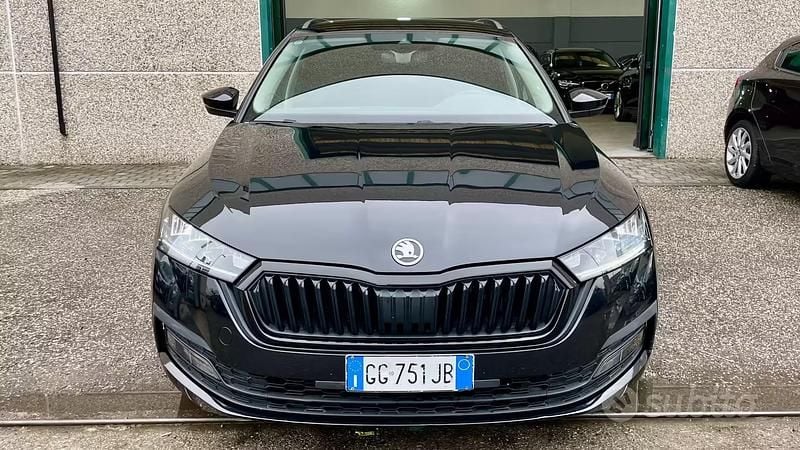 Usata Skoda Octavia Executive 116 CV (85 kW) 2021 Grigio Station wagon
