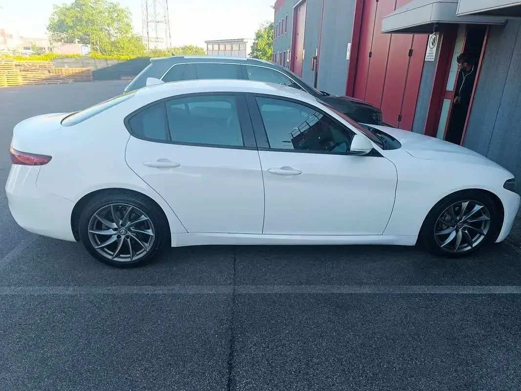 Usata Alfa Romeo Giulia 150 CV (110 kW) 2016 Berlina