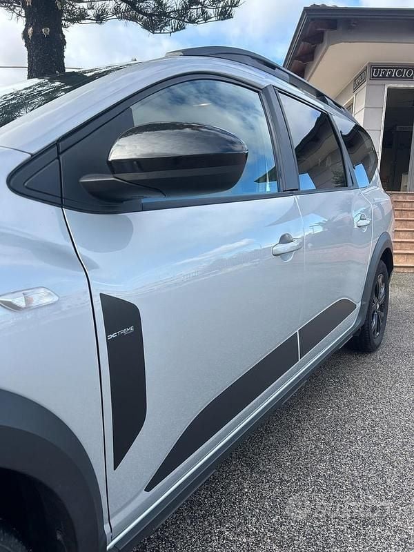 Usata Dacia Jogger Extreme 100 CV (73 kW) 2022 Grigio Monovolume