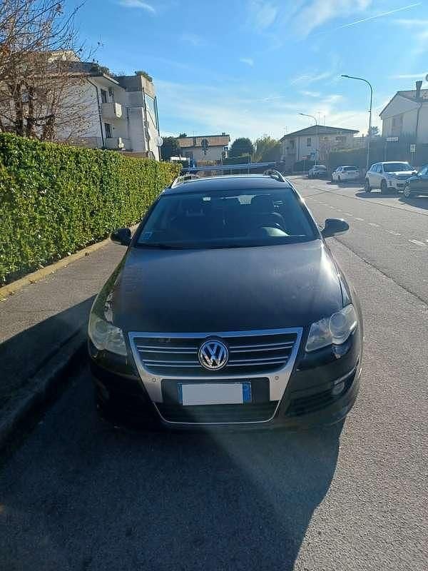 Nero Usata 2010 VW Passat Highline Station wagon | 4500 € (Buon prezzo) - Immagine 1/4