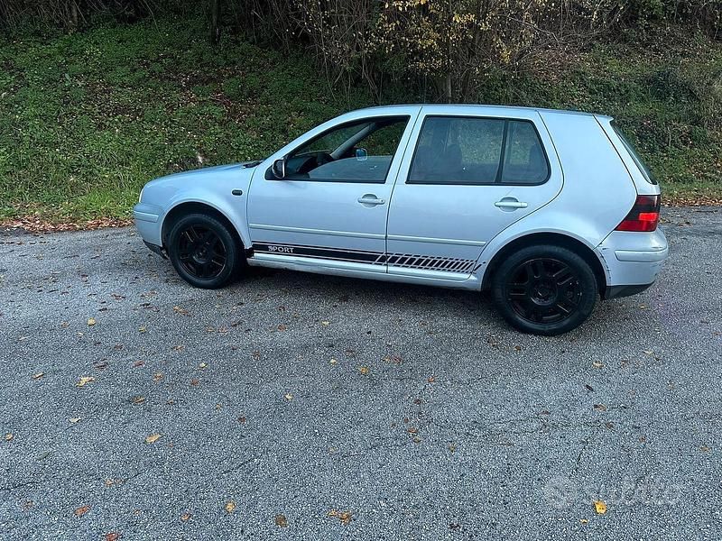 Usata VW Golf IV 110 CV (80 kW) 1999 Grigio Berlina