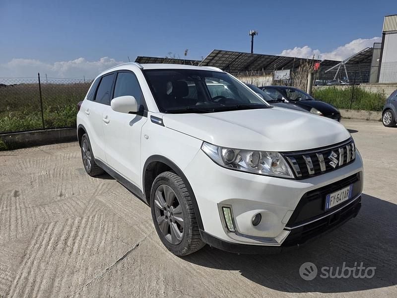 Usata Suzuki Vitara 111 CV (81 kW) 2020 Bianco SUV
