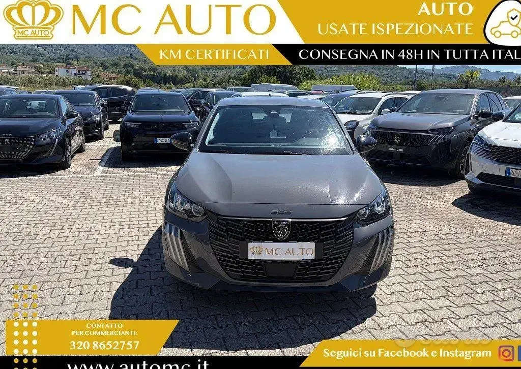 Usata Peugeot 208 Allure 101 CV (74 kW) 2025 Grigio scuro Utilitaria
