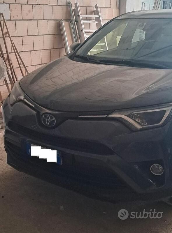 Usata Toyota RAV4 197 CV (144 kW) 2017 SUV