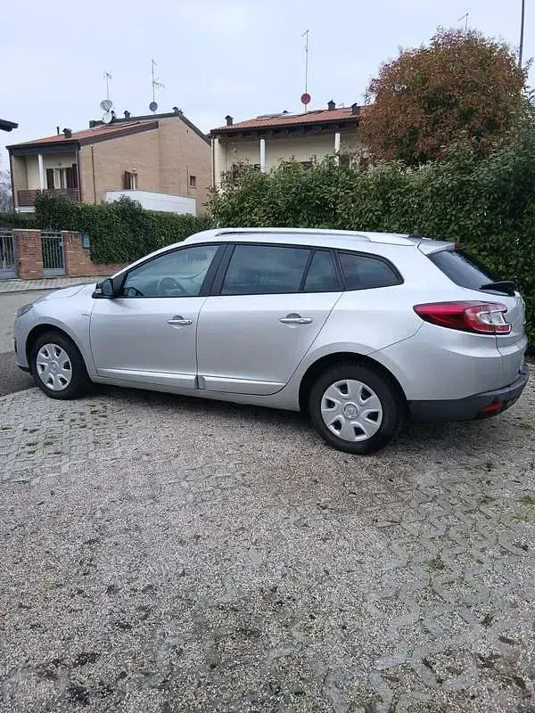 Usata Renault Mégane GrandTour LIMITED 110 CV (80 kW) 2016 Grigio Station wagon