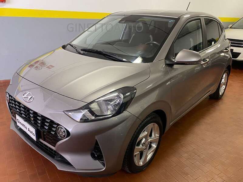 Grigio Usata 2022 Hyundai i10 Due volumi | 13.200 € (Cara) - Immagine 1/4