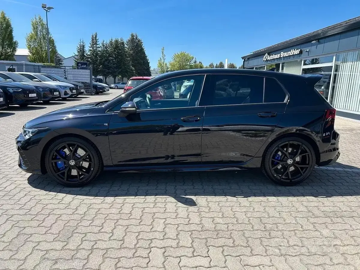 Usata VW Golf VIII R 320 CV (235 kW) 2022 Nero Berlina