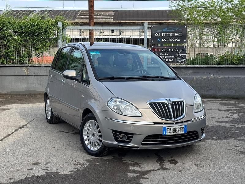 Usata Lancia Musa 77 CV (56 kW) 2010 Giallo Monovolume
