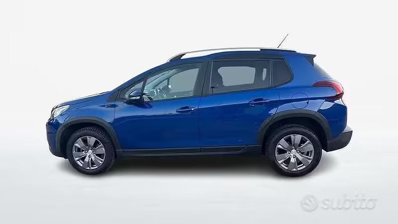 Usado Peugeot 2008 Signature Sky 102 HP (75 kW) 2019 Azul SUV