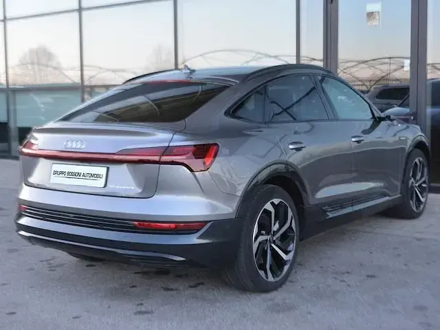 Usata Audi e-tron Sportback Business 300 kW (408 CV) 2022 Grigio tifone metallizzato SUV