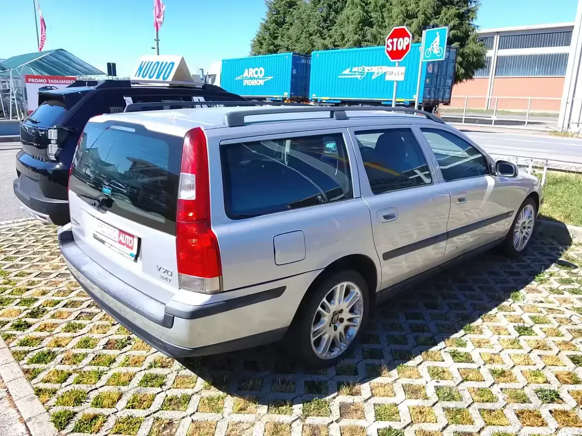 Usata Volvo V70 250 CV (183 kW) 2000 Grigio Station wagon