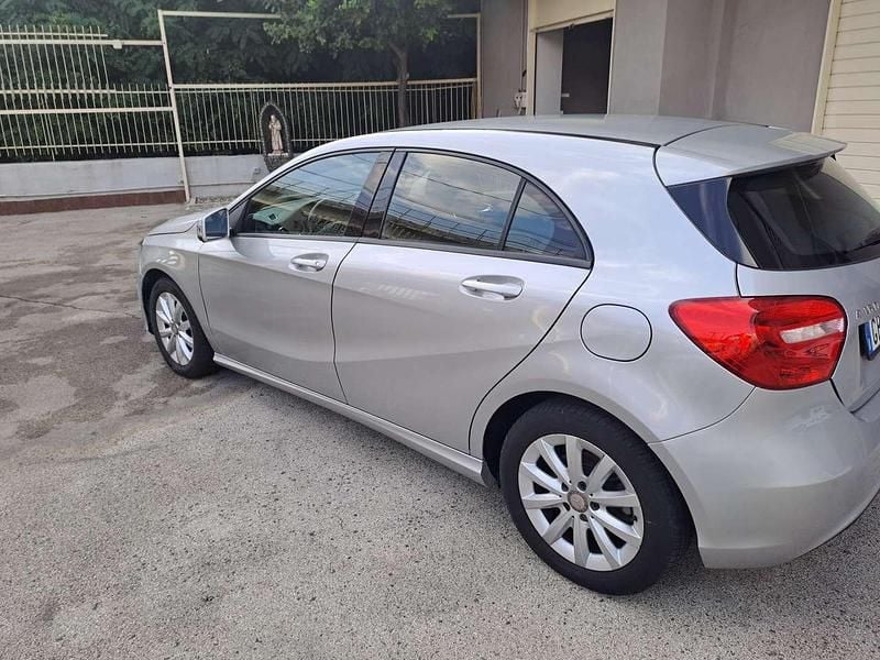 Usata Mercedes A160 Executive 90 CV (66 kW) 2015 Argento Berlina