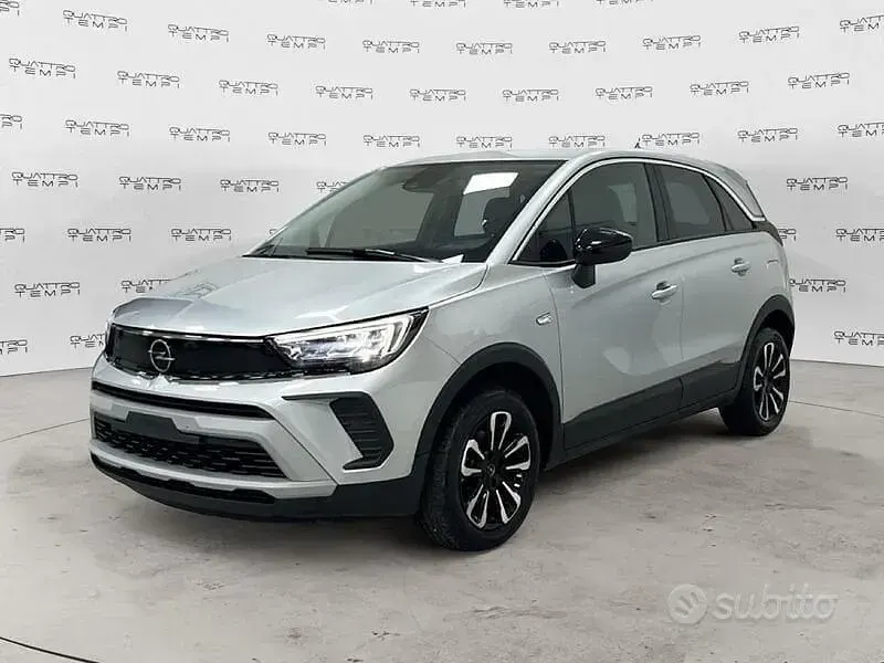Usata Opel Crossland Elegance 110 CV (80 kW) 2024 Grigio SUV