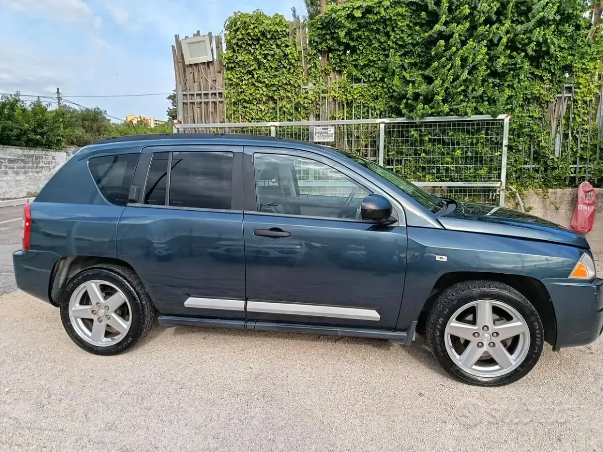 Usata Jeep Compass Limited 140 CV (102 kW) 2007 Grigio SUV