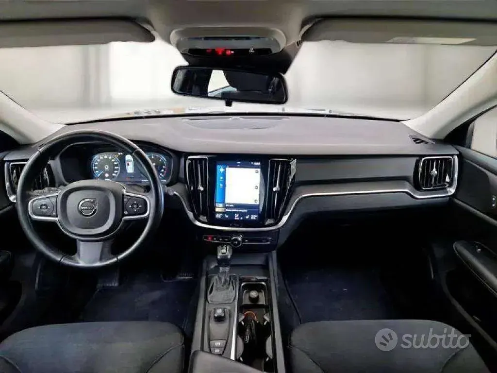 Usata Volvo V60 Business Edition 150 CV (110 kW) 2019 Beige Station wagon