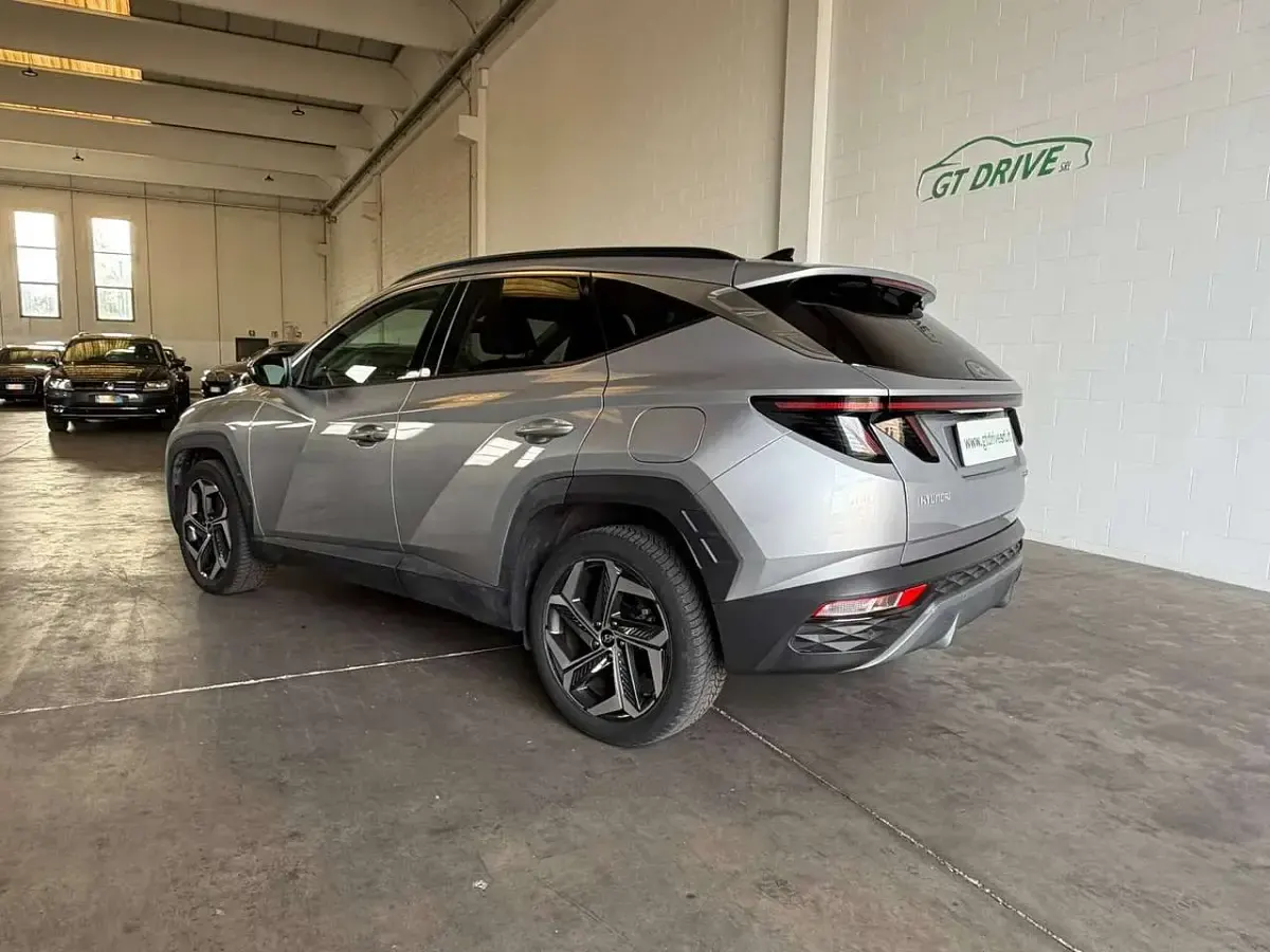 Usata Hyundai Tucson 179 CV (131 kW) 2023 Argento metallizzato SUV