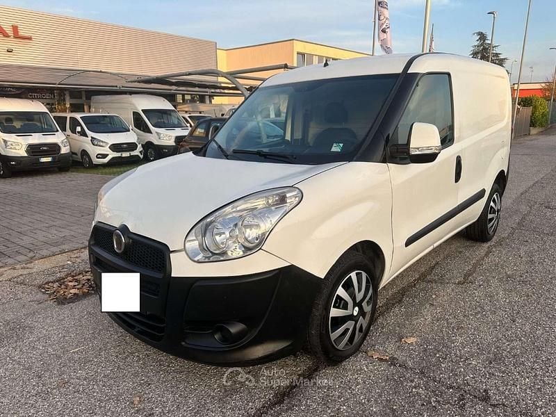 Usata Fiat Doblò 120 CV (88 kW) 2012 Bianco Monovolume