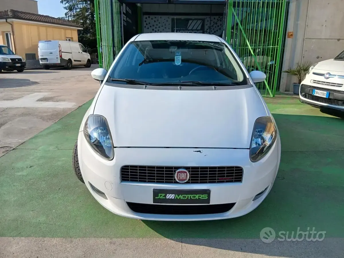 Usata Fiat Grande Punto Sport 120 CV (88 kW) 2009 Bianco Utilitaria