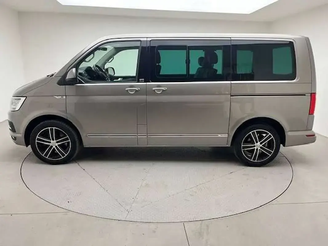 Usata VW Multivan Generation Six 204 CV (150 kW) 2015 Beige Monovolume