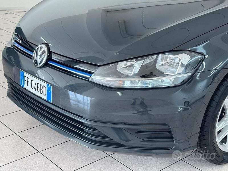 Usata VW Golf Trendline 110 CV (80 kW) 2018 Grigio Berlina