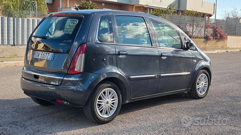 Usata Lancia Musa 119 CV (87 kW) 2009 Grigio Monovolume