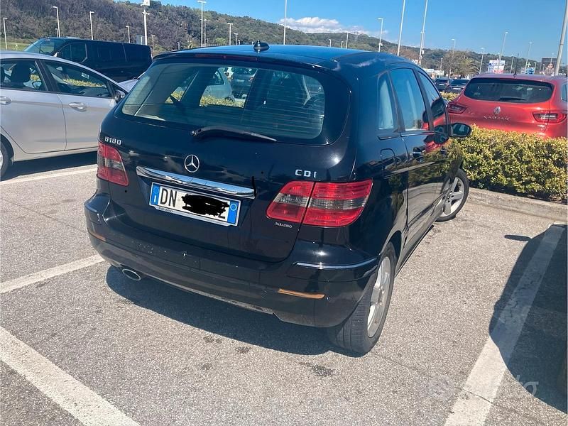 Usata Mercedes B180 2008 Nero Monovolume