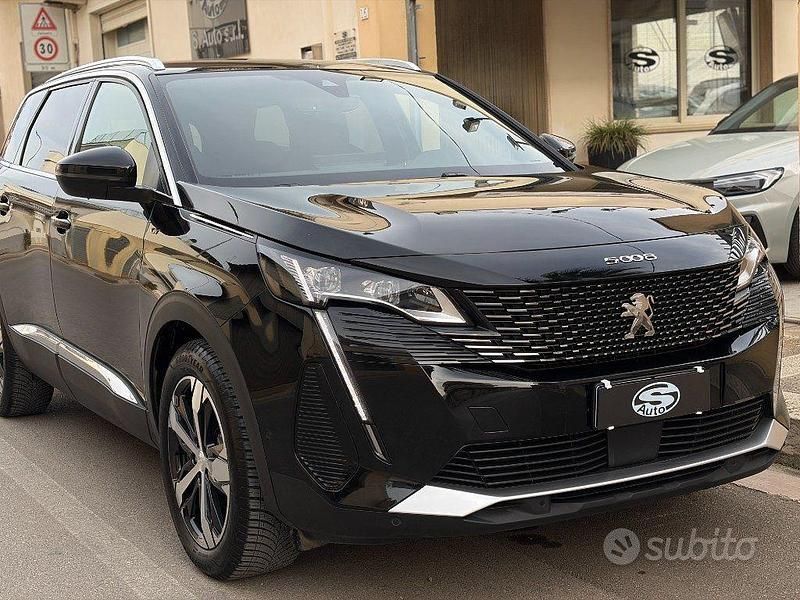 Usata Peugeot 5008 GTi 131 CV (96 kW) 2023 Marrone SUV