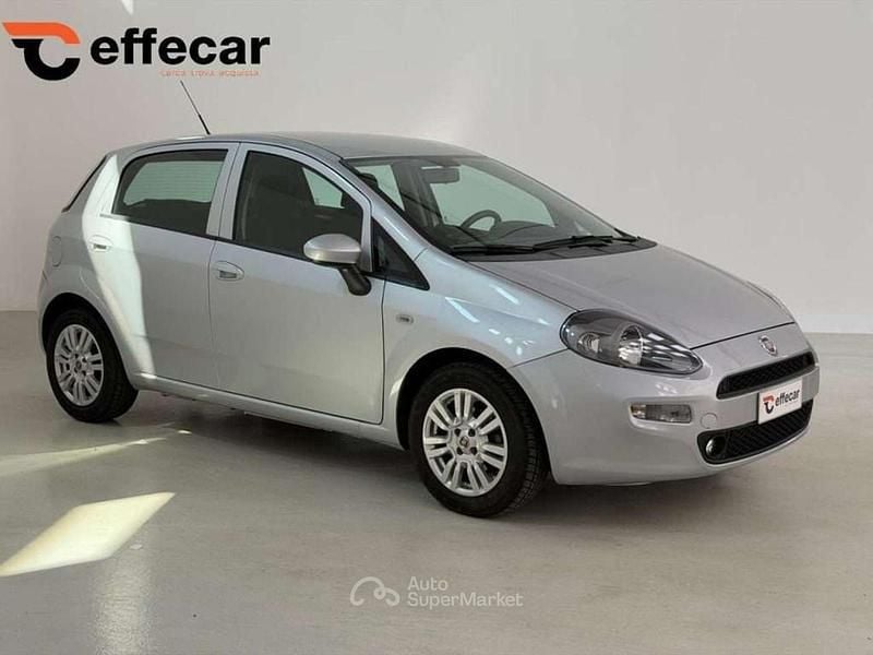 Usata Fiat Punto Lounge 85 CV (62 kW) 2015 Argento Utilitaria
