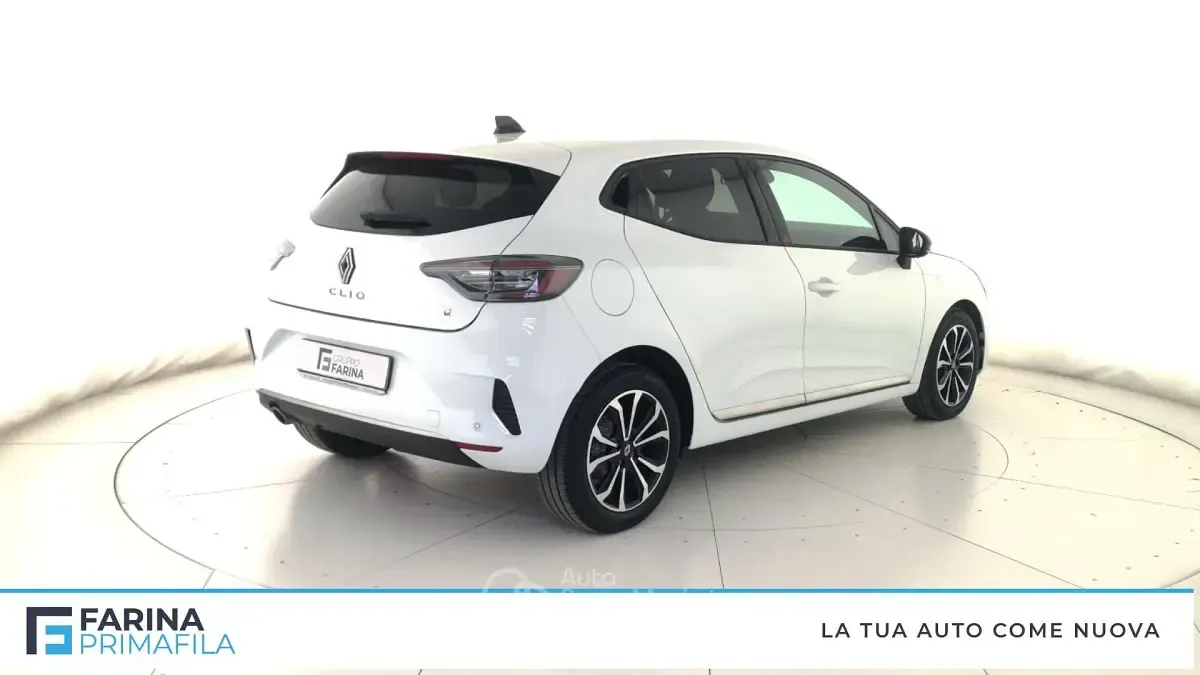 Używany Renault Clio V Evolution 91 KM (66 kW) 2025 Biały Sedan/Limuzyna