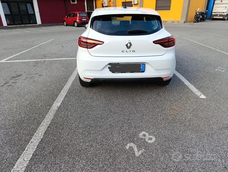 Usata Renault Clio V Zen 101 CV (74 kW) 2021 Bianco Utilitaria
