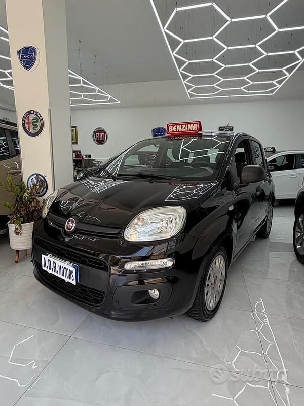 Usata Fiat Panda Lounge 69 CV (50 kW) 2016 Nero Utilitaria