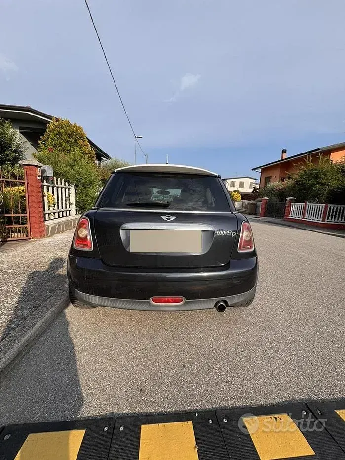 Usata Mini Cooper D 109 CV (80 kW) 2007 Nero Utilitaria
